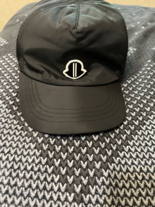 Moncler шапка непромокаема