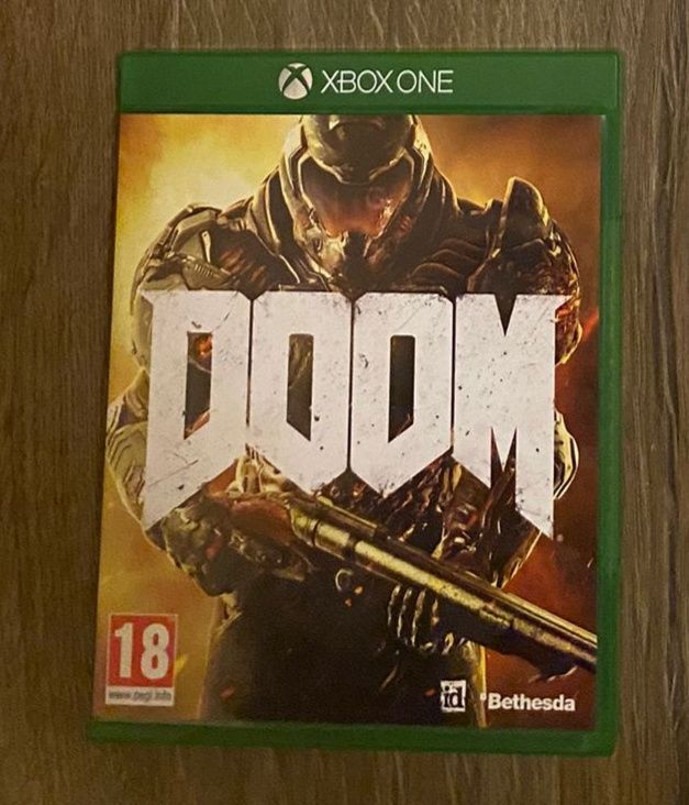 Xbox One Doom joc