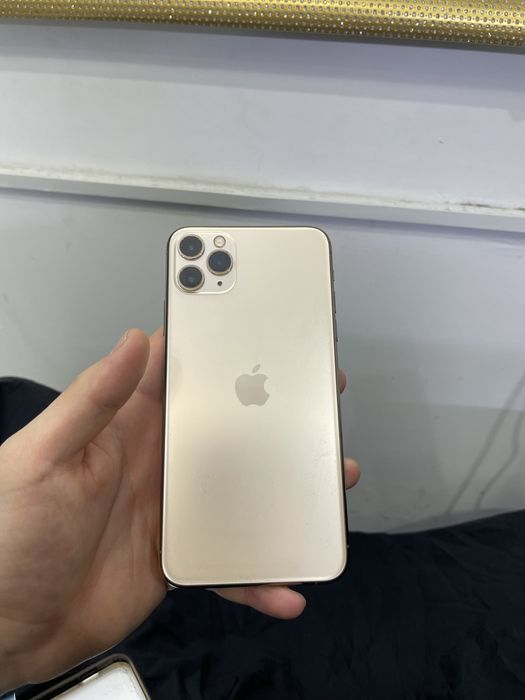 Продам 11 про макс