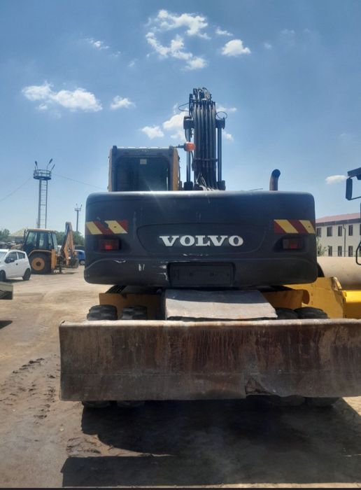 СРОЧНО!! Сотилади экскаватор VOLVO 140 талик Йили 2004