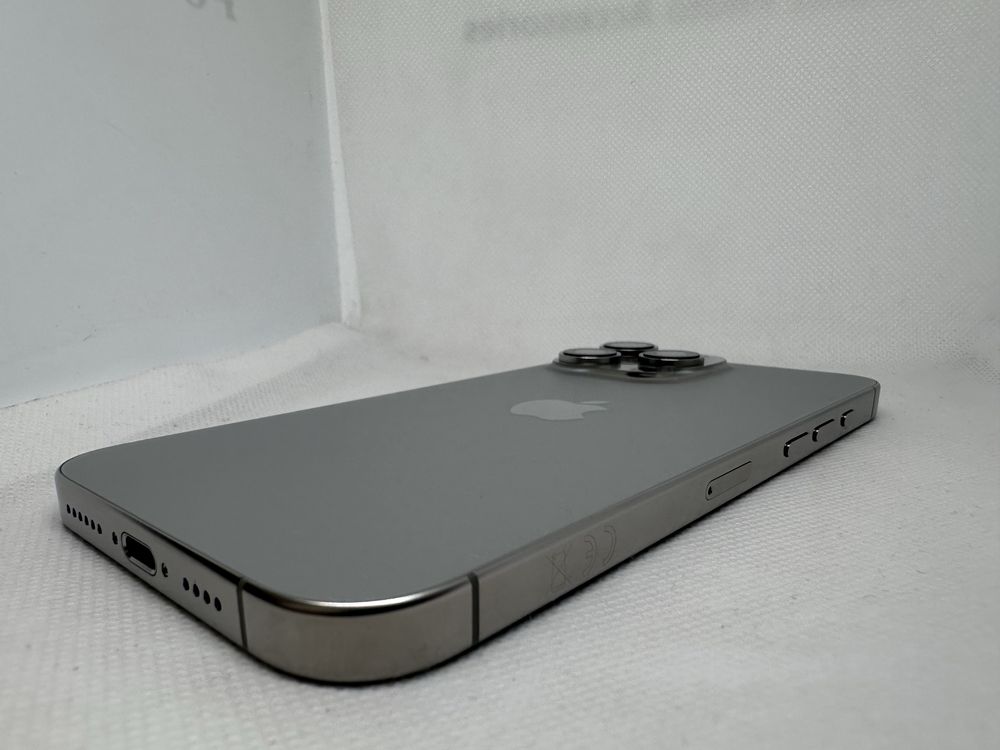 *Нов* Apple iPhone 16 Pro Max 256 GB Natural Titanium Unlocked