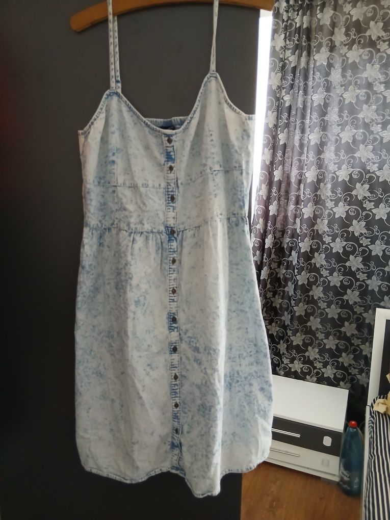 Buna vand pantaloni xl masirati rochie xl 42 stare buna