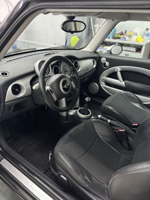 MINI COOPER 1.6 benzina 2004 clima stare foarte buna