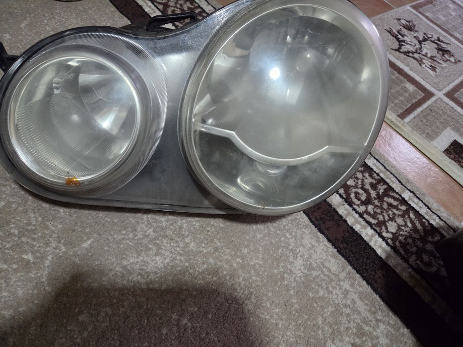 Vind faruri( stînga,dreapta) vw polo 1.2   ,12v an fabricatie 2003.,