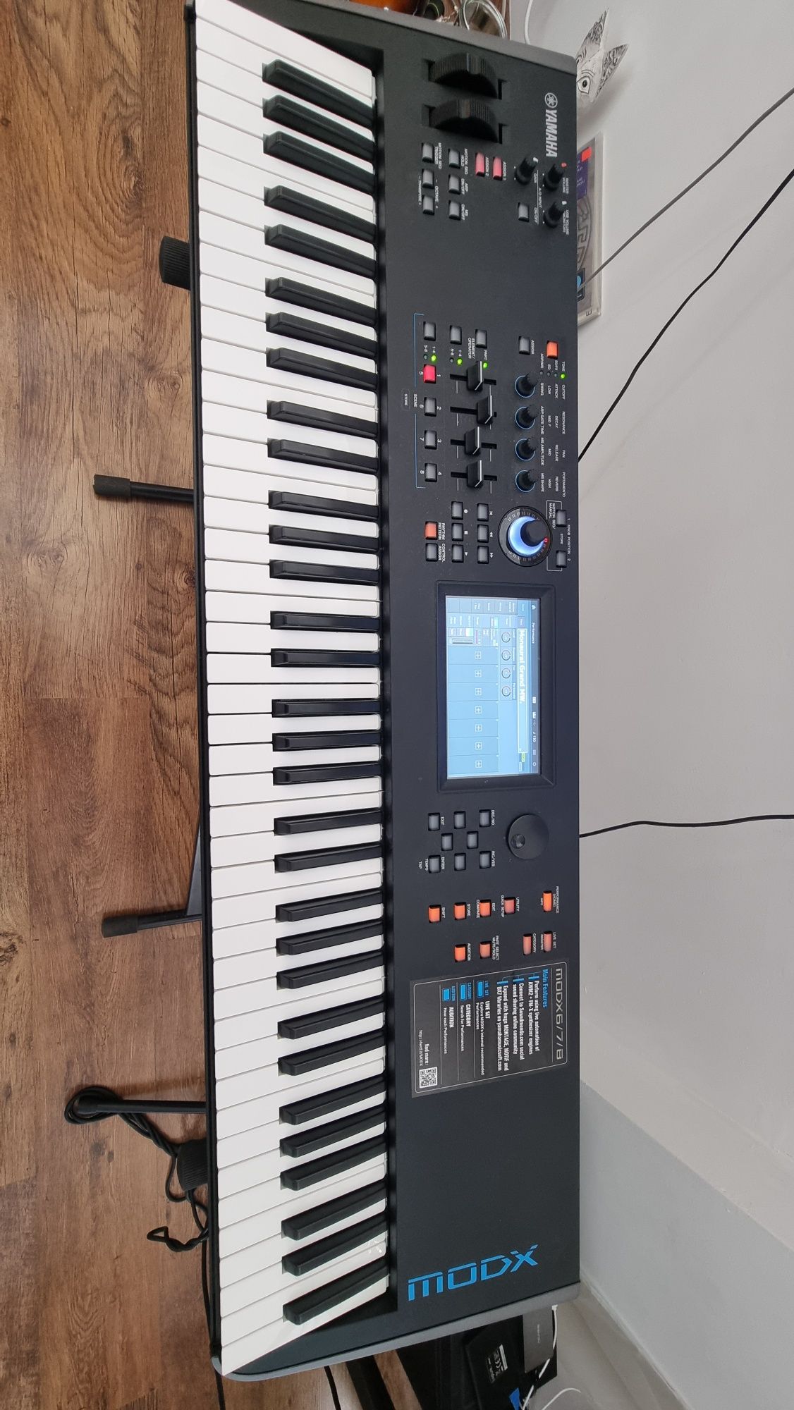 YAMAHA MODX 7 синтезатор