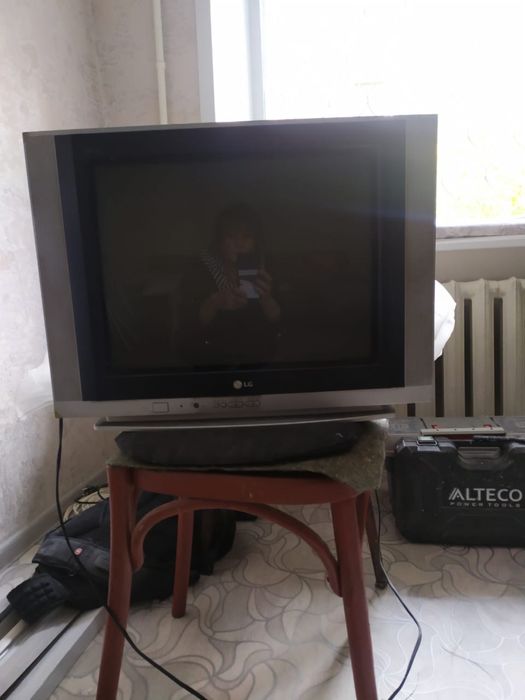 Продам телевизор