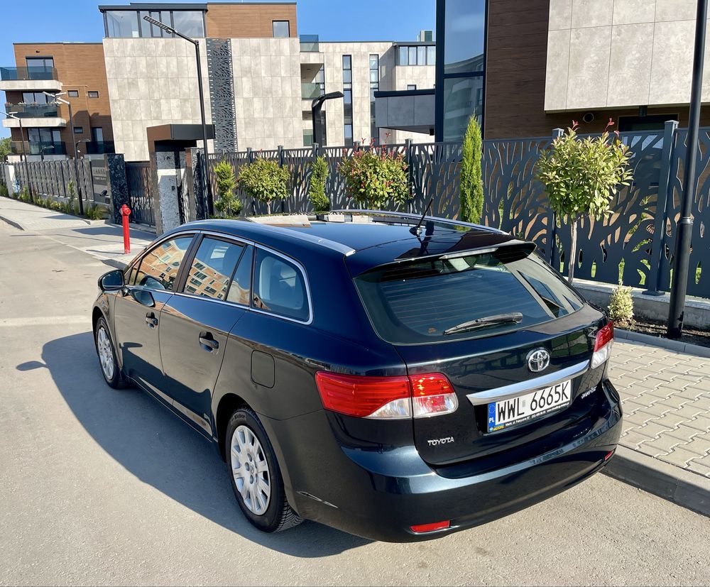 Toyota Avensis 1.8i Automat Navi