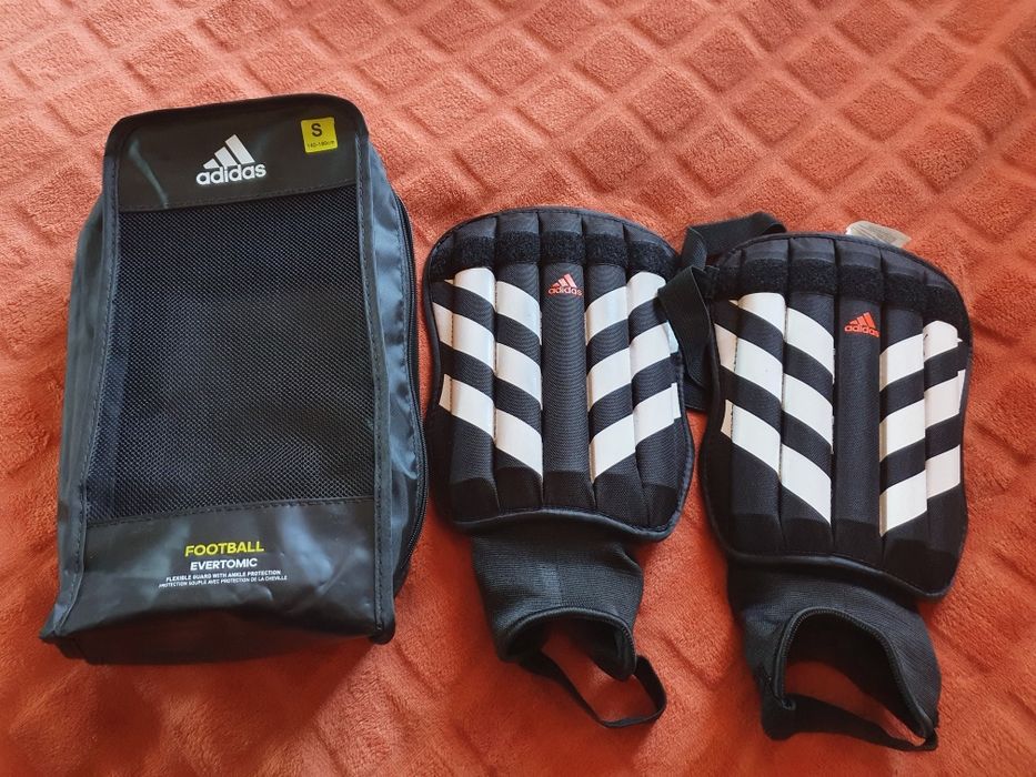 Aparatori Adidas Evertomic

S