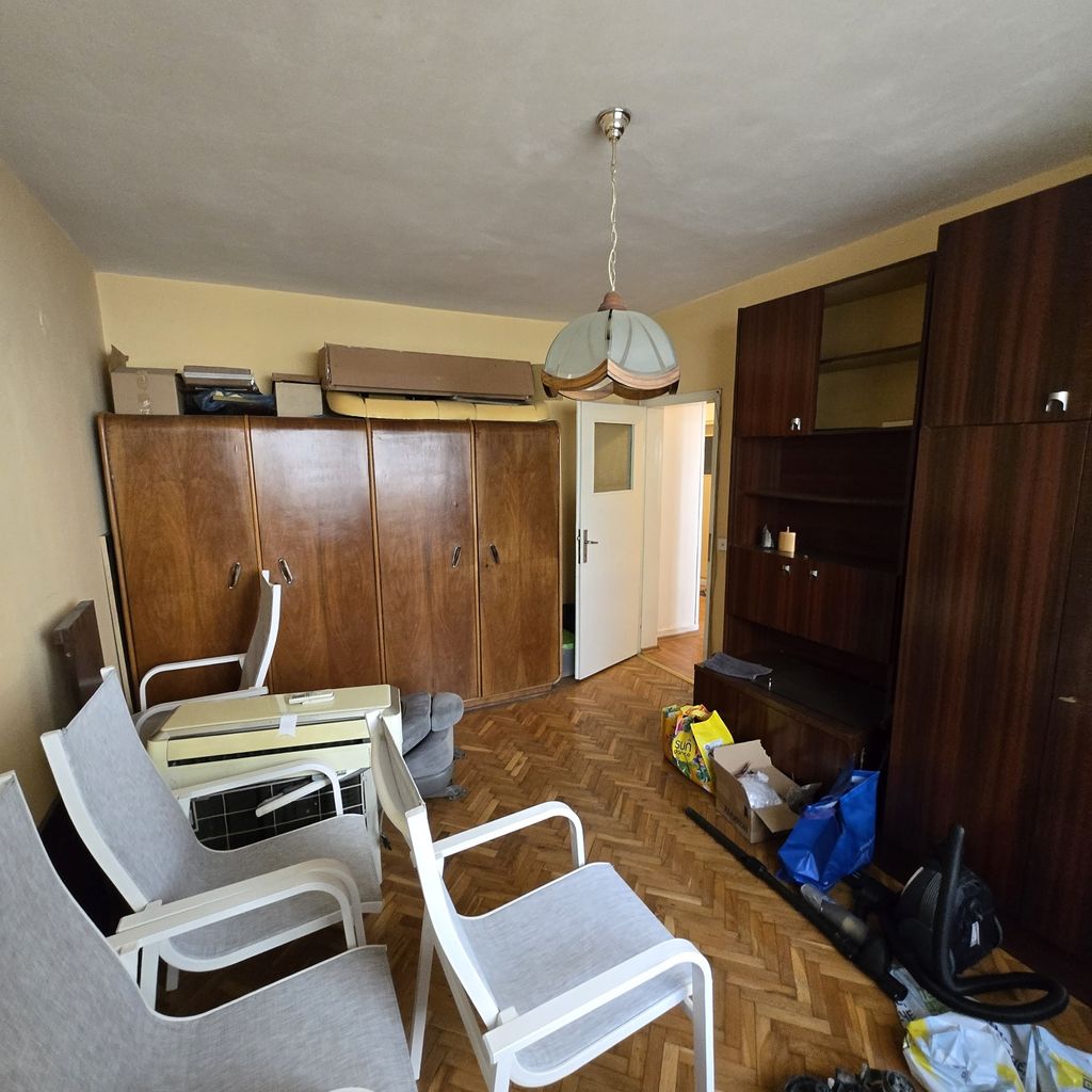 Продава се Четиристаен апартамент в Плевен, Идеален център - 120 кв.м за 1417 €/кв.м - Снимка #7