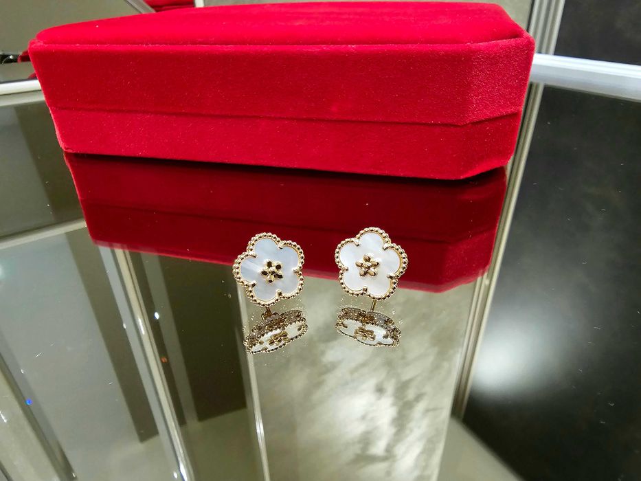 Van Cleef & Arpels VCA Rose Mother of Pearl Lucky Spring Дамски Обеци