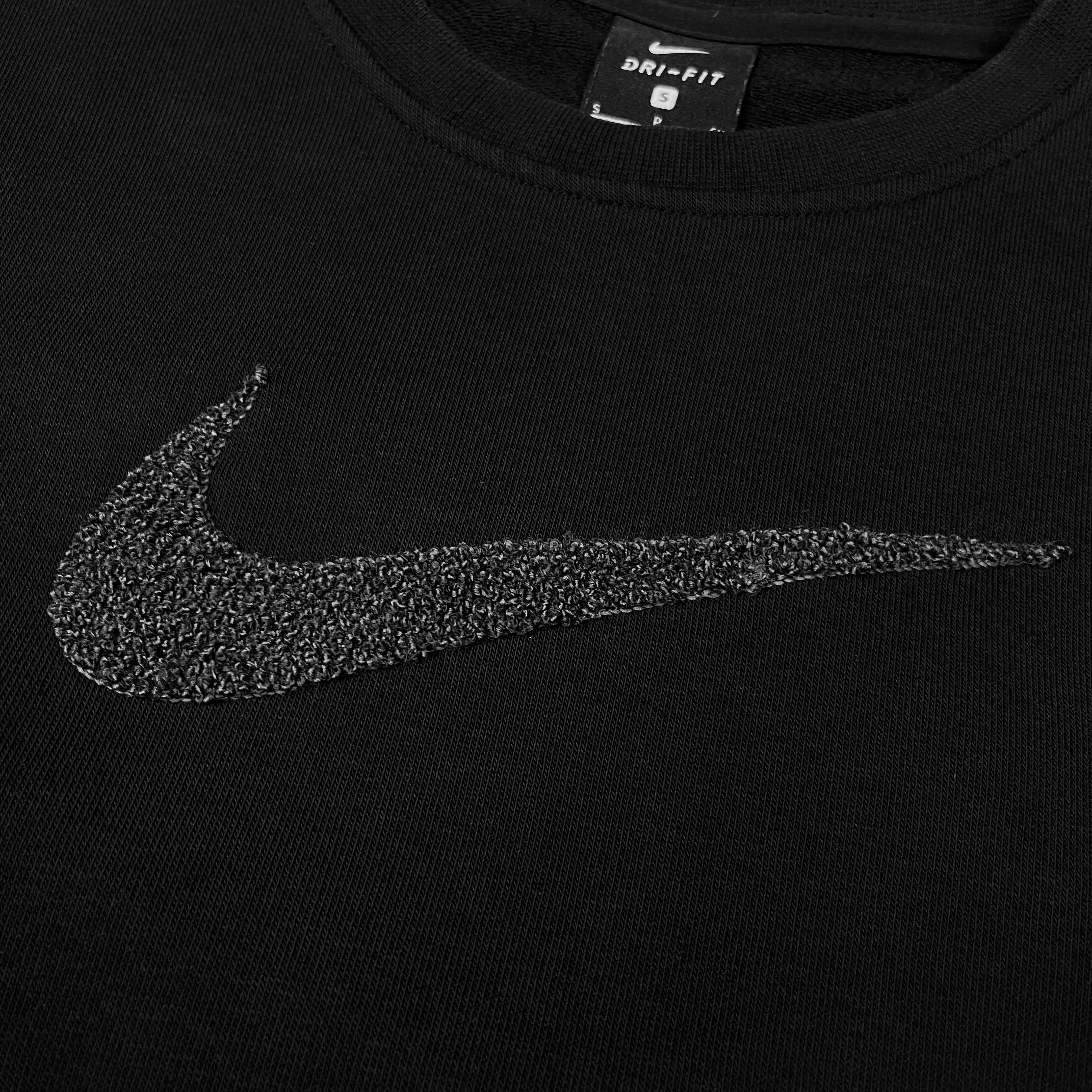 Дамски блузи и горнища Nike