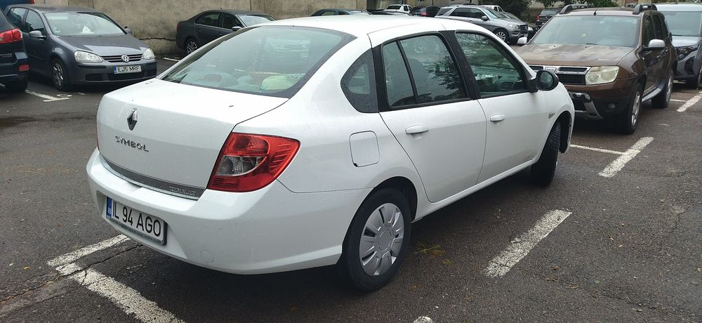 Renault Clio     .