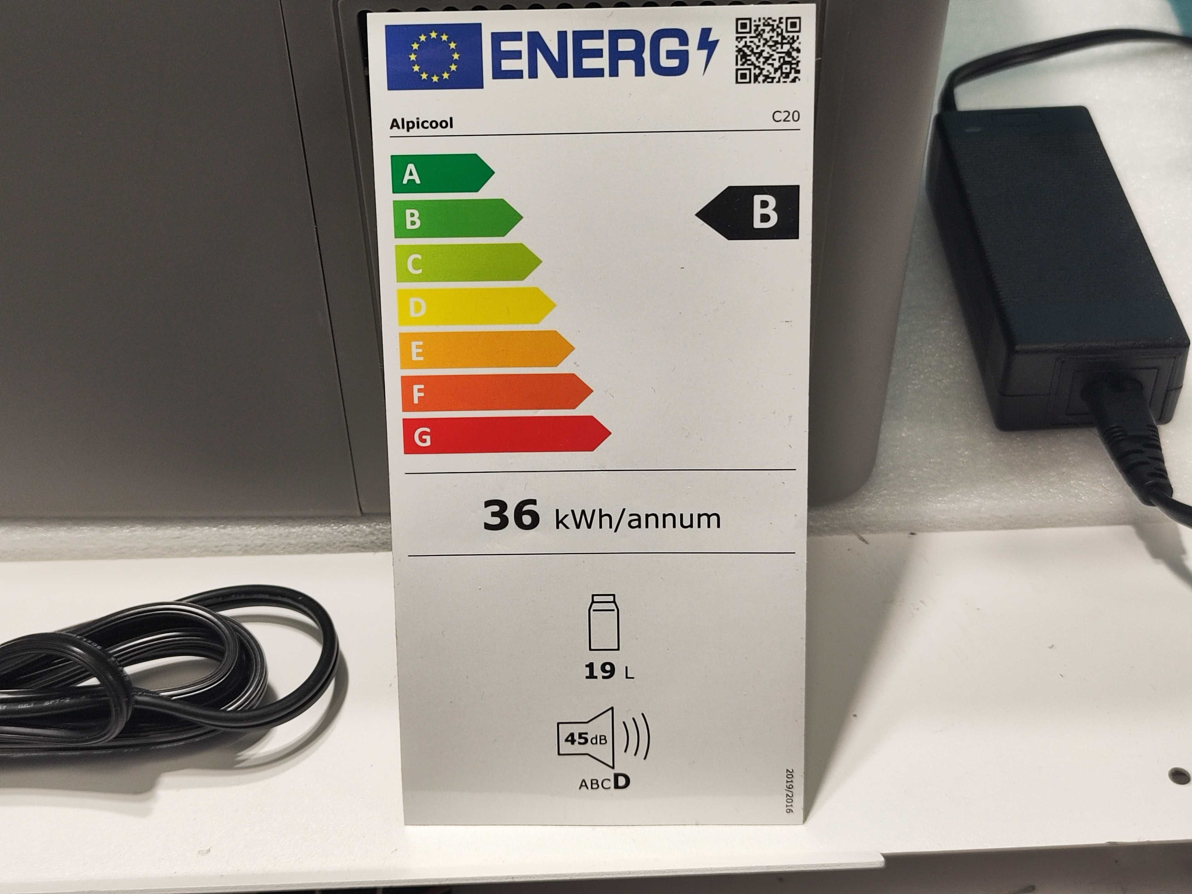 Alpicool C20 20L мини фризер/хладилник 12V с USB и -20C