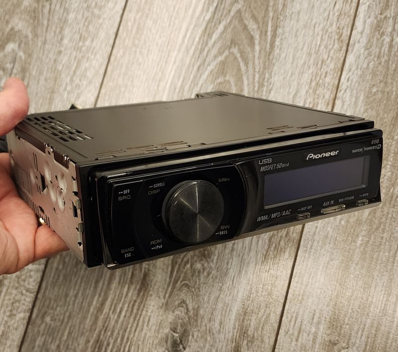 Продам Pioneer магнитолу