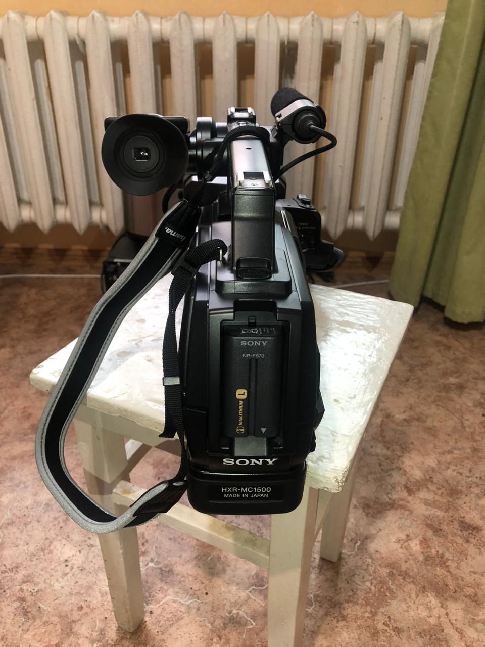 Sony hxr mc 1500 плюс микрофон и штатив