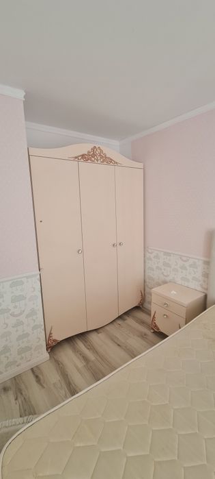 Dormitor deosebit. Gratuit: Perdele și covor