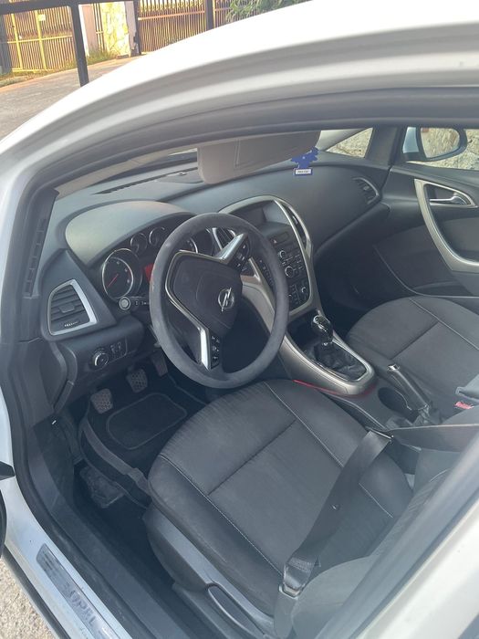 Opel Astra j 2012