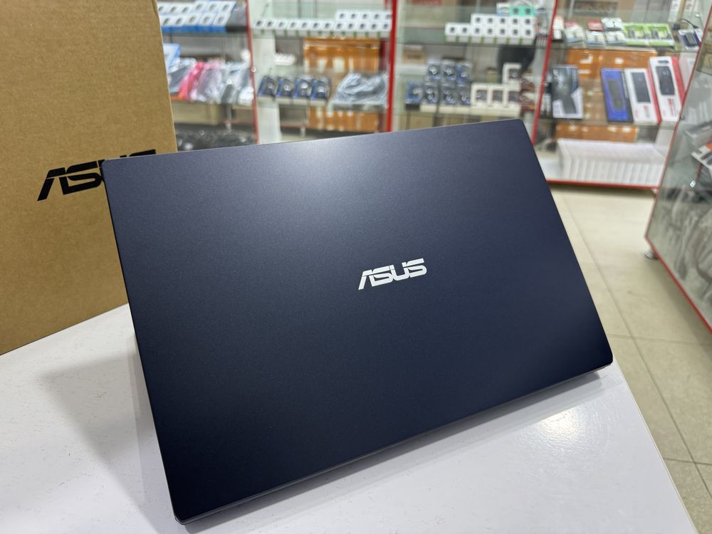 Asus yangi noutbuk 512 nvme ssdlik soraganlar uchun