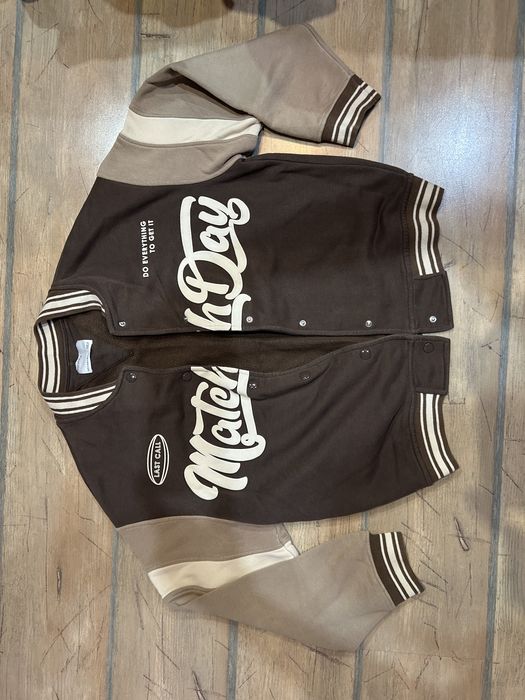 Суичър / Яке с колежански стил