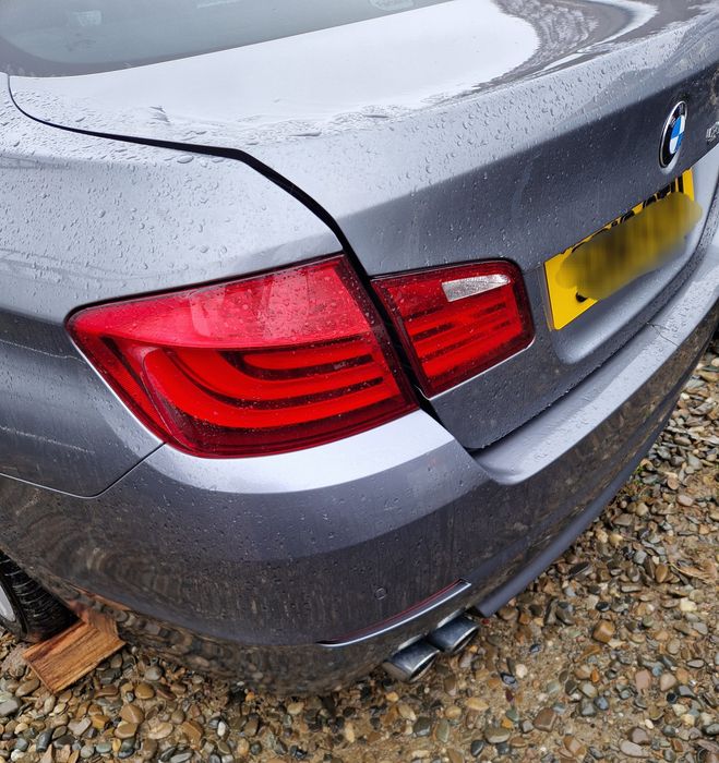 Portbagaj capota spate triple stopuri led bara bmw f10