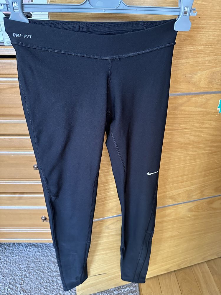 Клин Nike черен