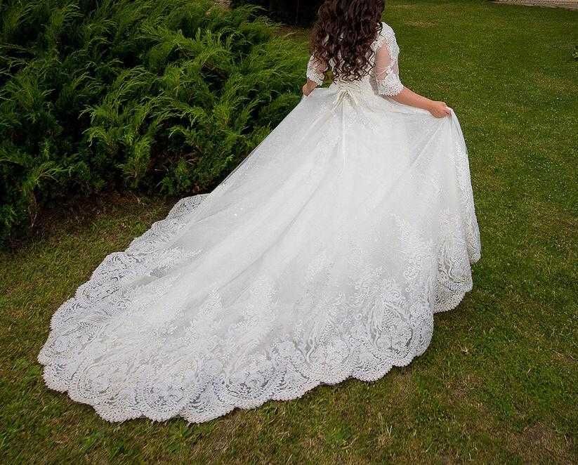 Vând rochie de mireasă, purtată o singură dată