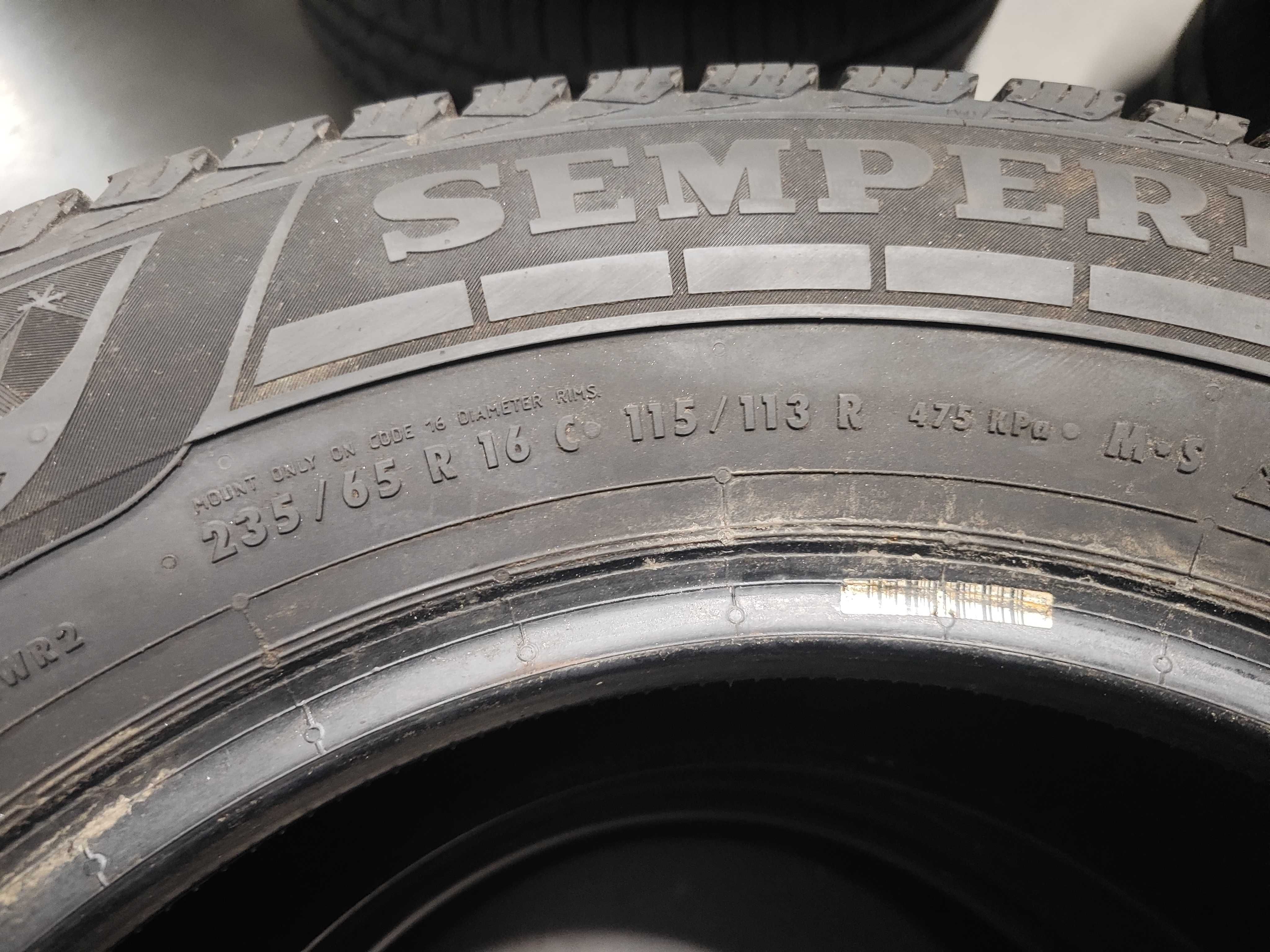 2бр.зимни гуми 235/65/16C Semperit