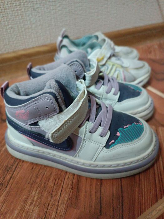 Обувь детская сапоги и кроссовки девчачие