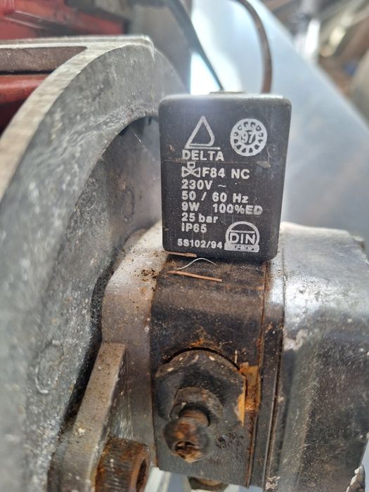 Injector centrală ulei clu