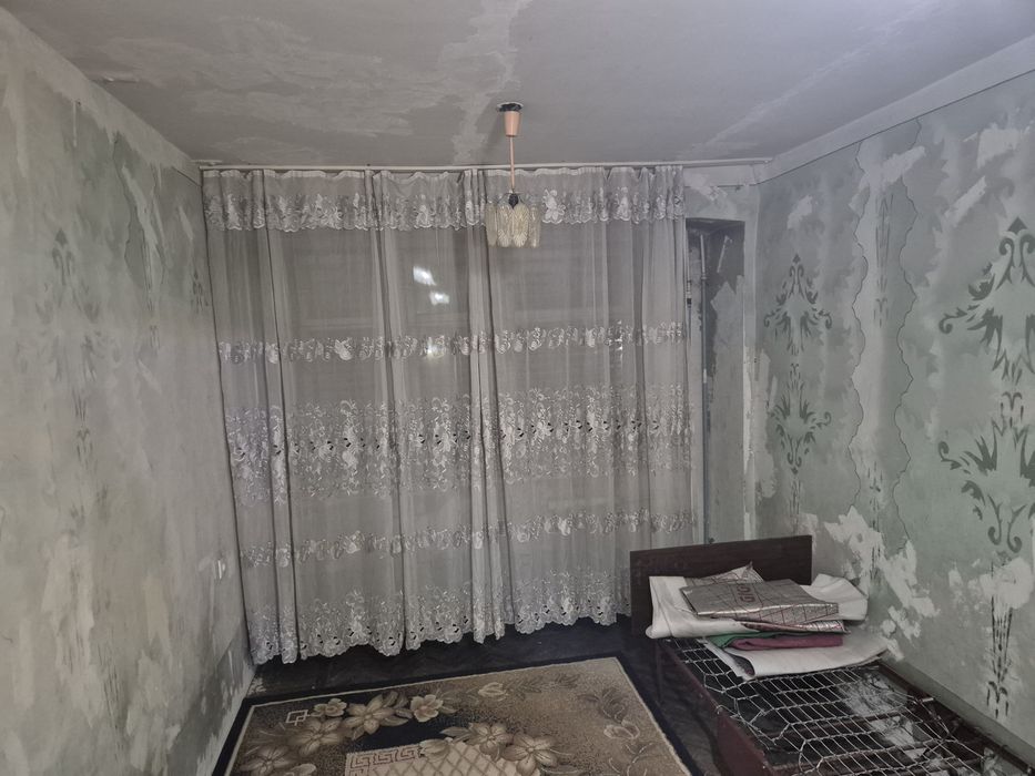 Qoraqamishda 2 xona 300 y.e