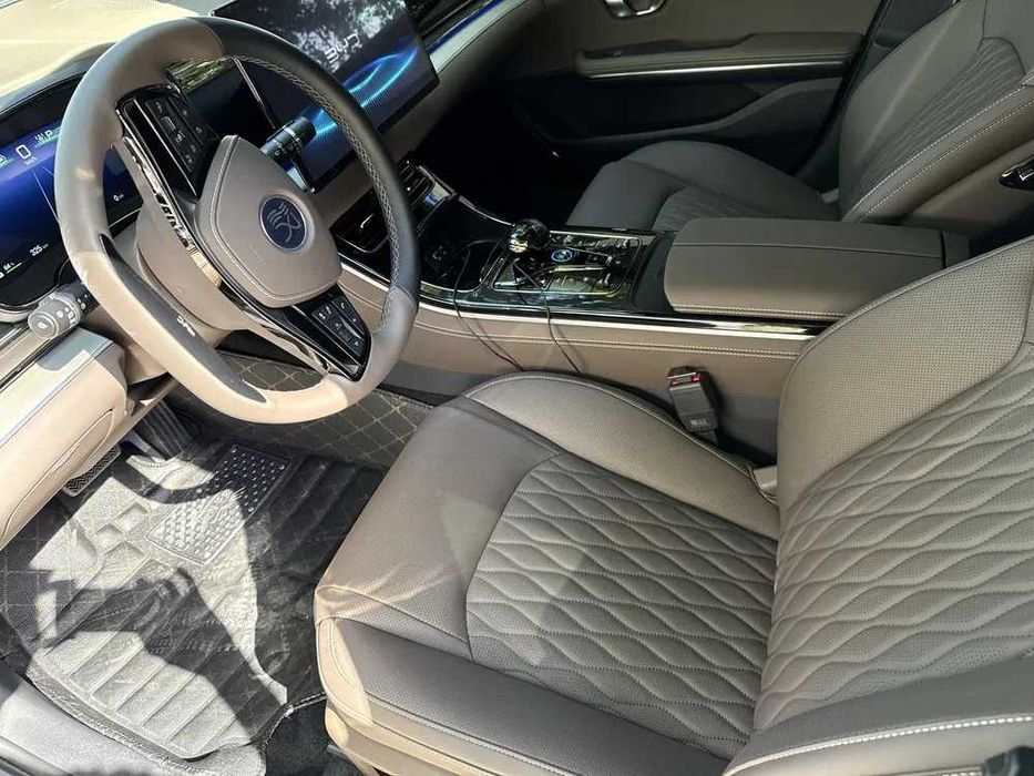 BYD han 506 km , 2025