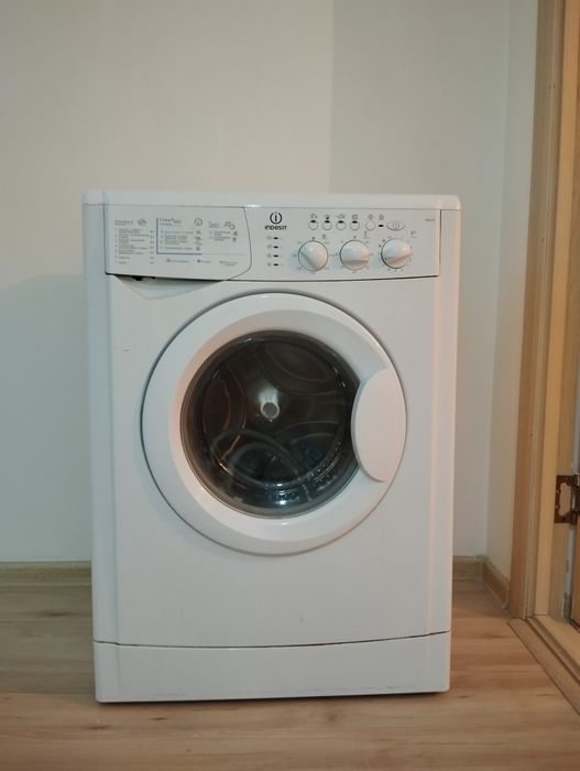 Стиральная машина "Indesit"