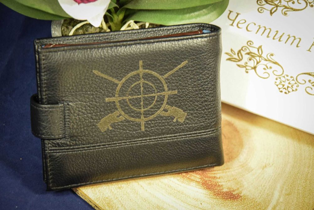 Лазерно гравирано мъжко портмоне от италианска естествена кожа
