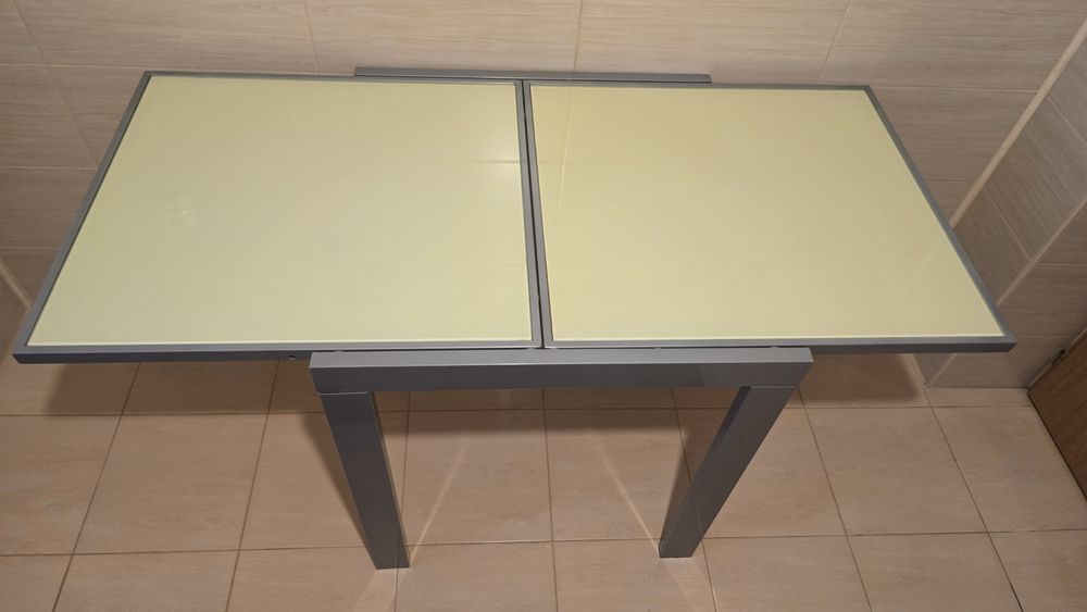 Vând masa Mobexpert