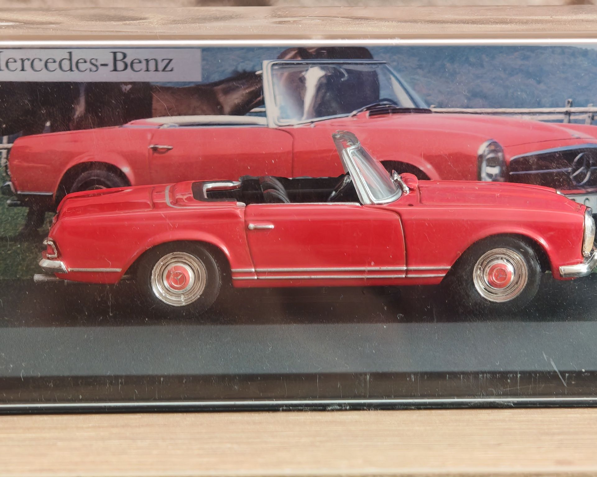 Колекционерски модел Mercedes-Benz 230 SL "Pagoda" 1:43