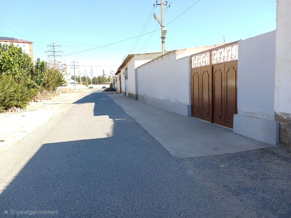 Yangi ta'mirdan chiqqan juda qulay hududdagi fayzli hovli uy sotiladi