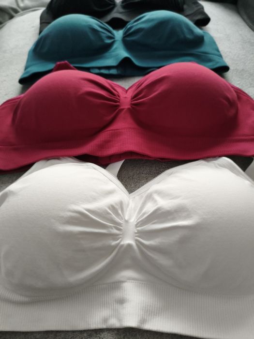 Set 4 sutiene noi marimea L cu bureți detasabili si fara sârme