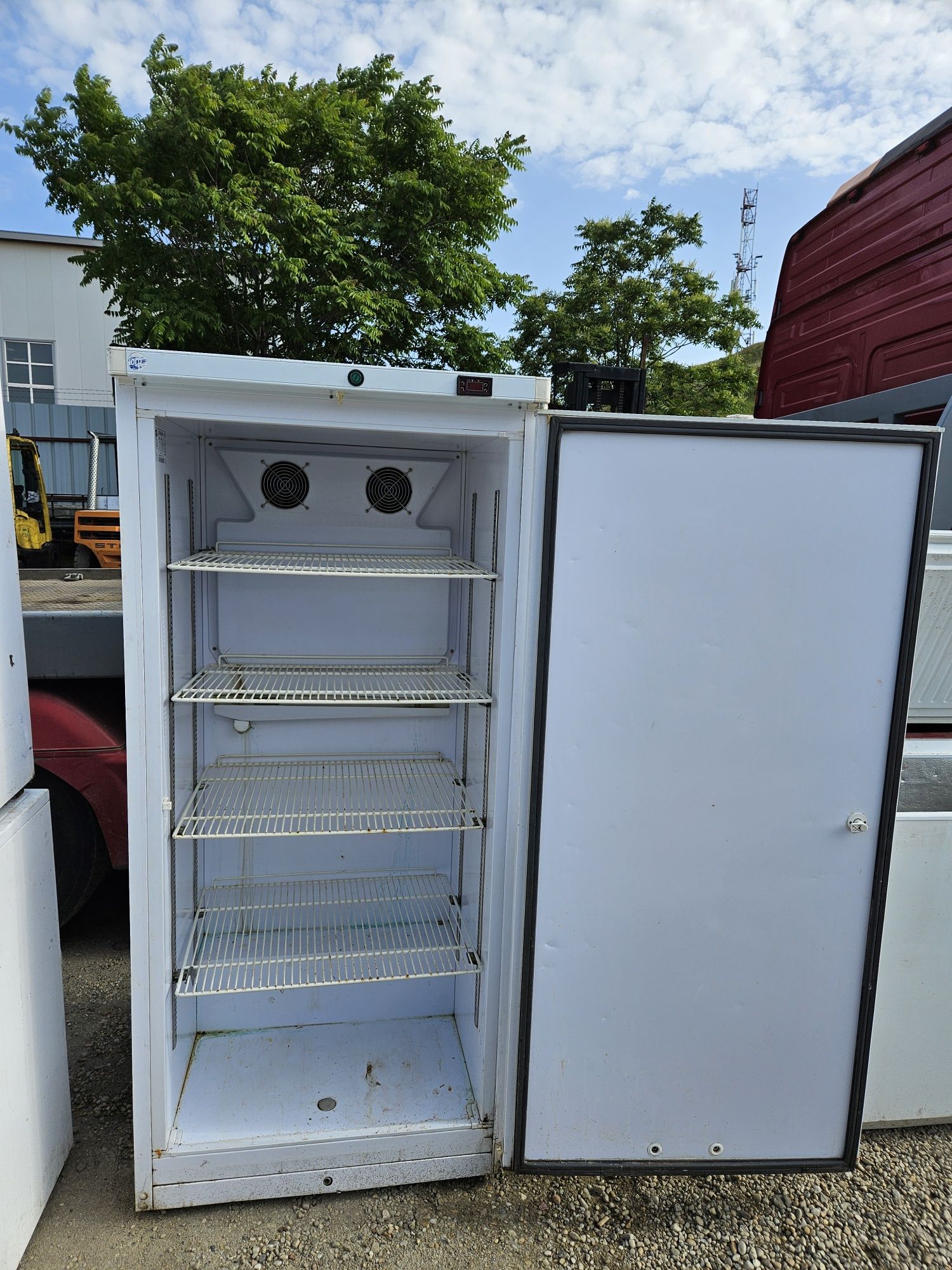 Vitrina GEAM / FRIGIDER Yarp / Echipament Horeca second / Mixer 20 L /