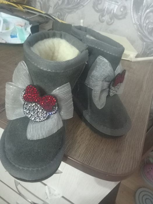 Продам уги  детские на замке,зимние
