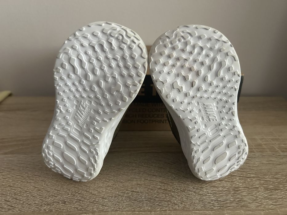 Маратонки за прохождане Nike Revolution 6