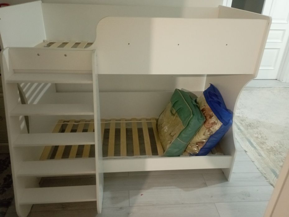 Двухярусный кровать