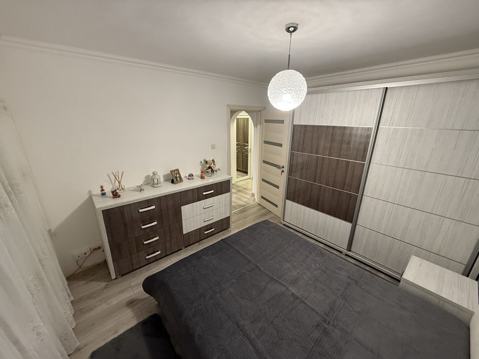 Vand apartament cu 3 camere tip AN