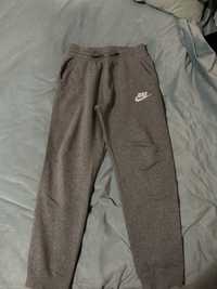 Pantaloni Nike