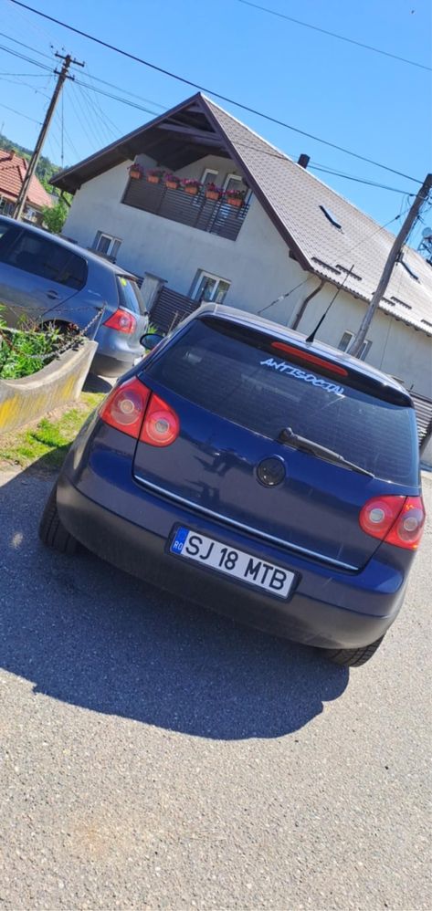 Se vinde Golf 5 1.6 benzina 2006