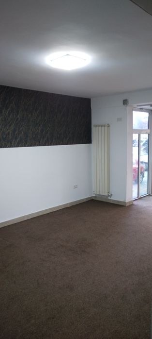 Inchiriez  spatiu  comercial