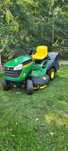Tractoras tuns iarbă