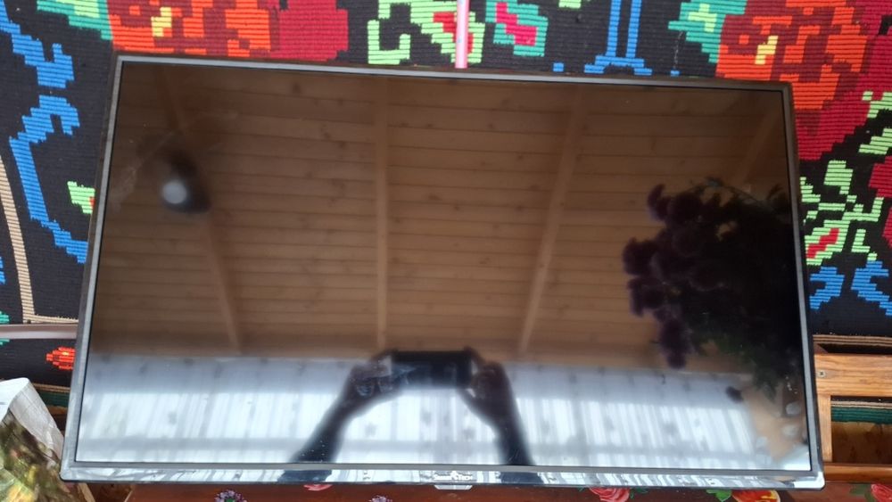 Vând tv  Smart Tech