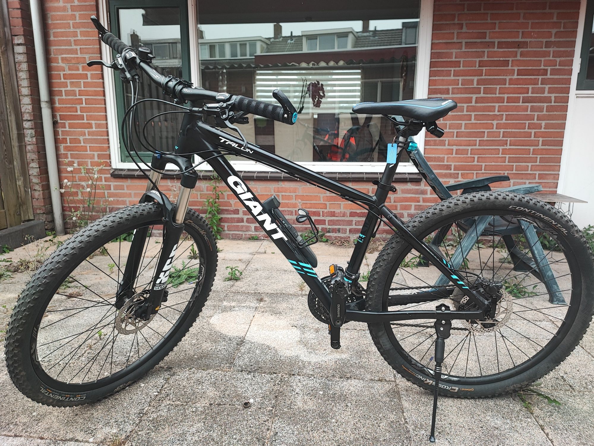 Bicicleta MTB Giant Talon 2 ,roti pe  27,5 mountainbike