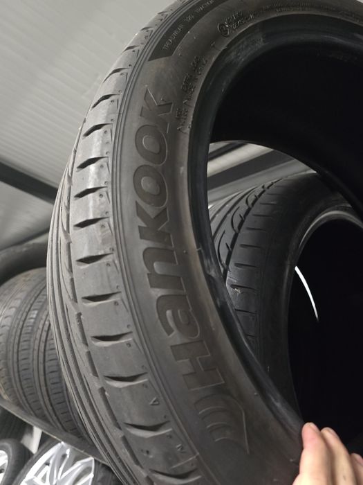 2 Броя 235/45/18 Hankook 6mm