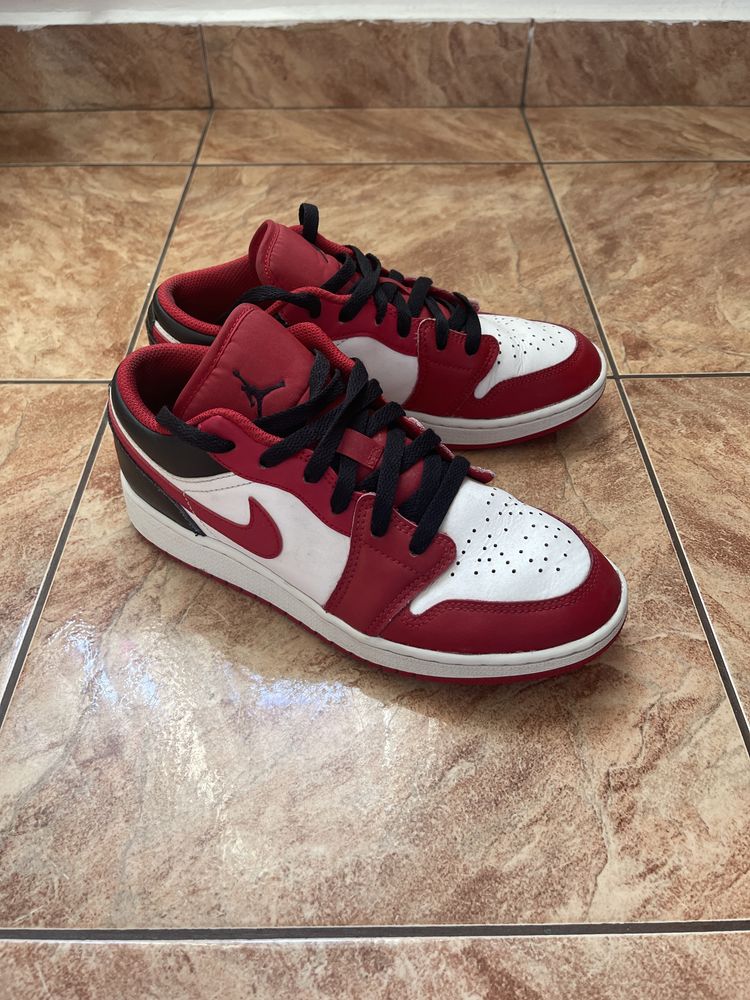 Nike dunk low red